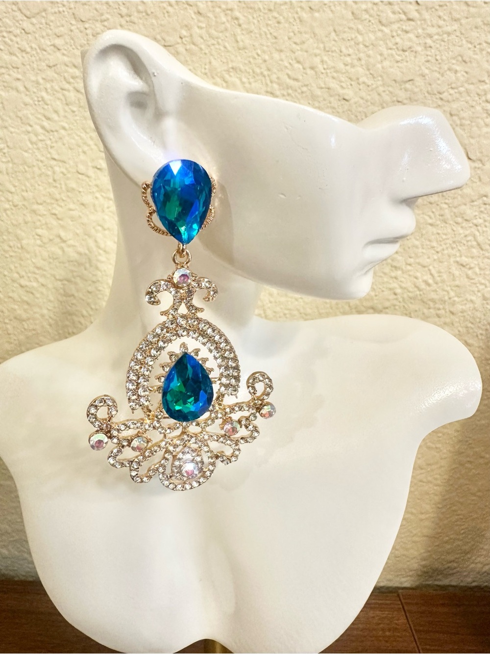 Fashion Jewelry Teardrop Blue-Green Crystal Dangle Earrings